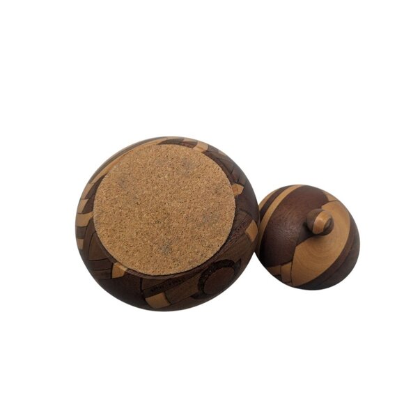 Intricately Handcrafted Wooden Decorative Lidded Bowl With Unique Zigzag Pattern - Picture 15 of 16